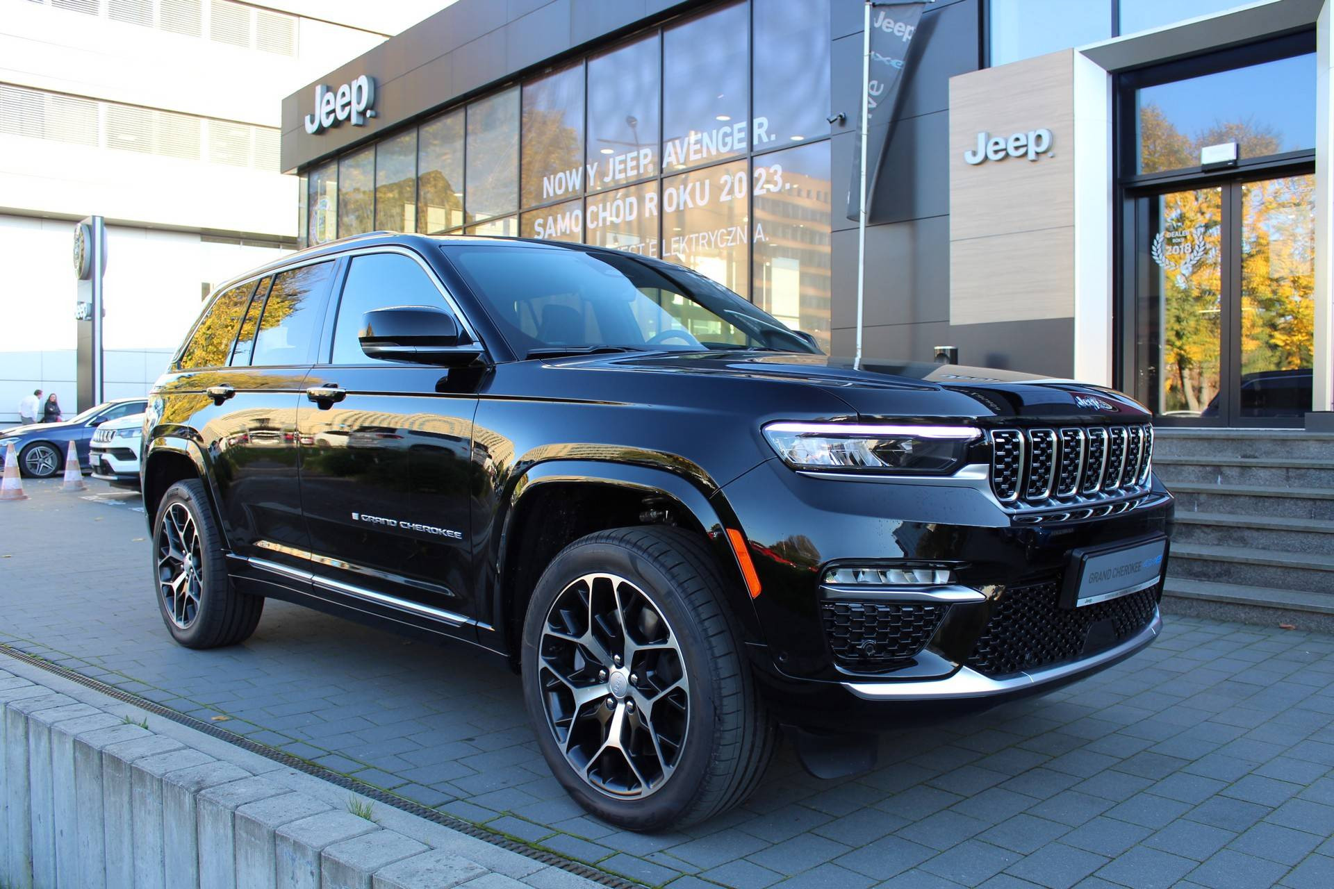 Jeep GRAND CHEROKEE PLUG-IN HYBRID MY24 Summit Reserve_1